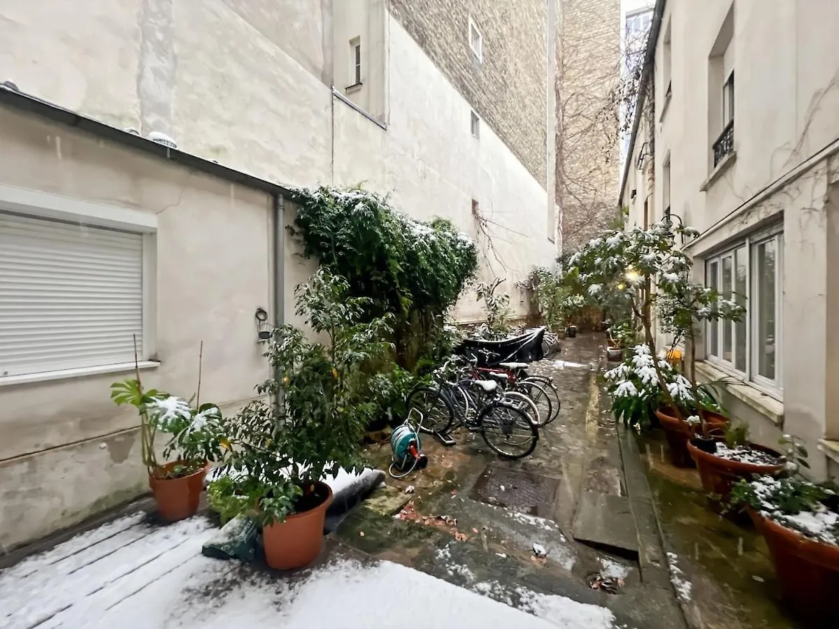 Gare Du Nord And Est Apartment Paris
